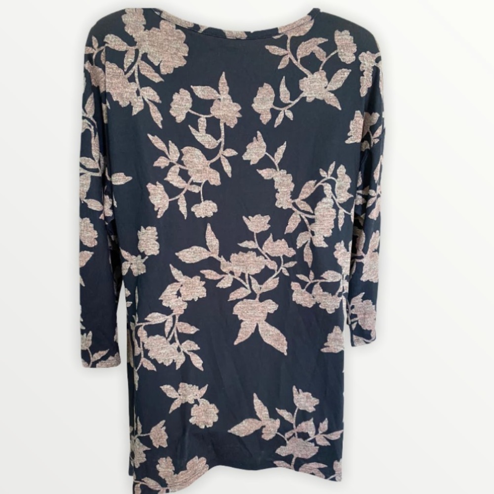 NWT Floral Burnout Women Blouse Size M - Picture 2 of 3